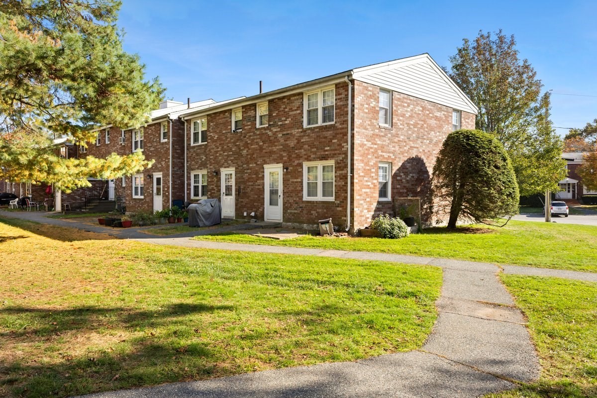 126 Coventry Cir Unit 126, Brockton, MA 02301 - Image 4