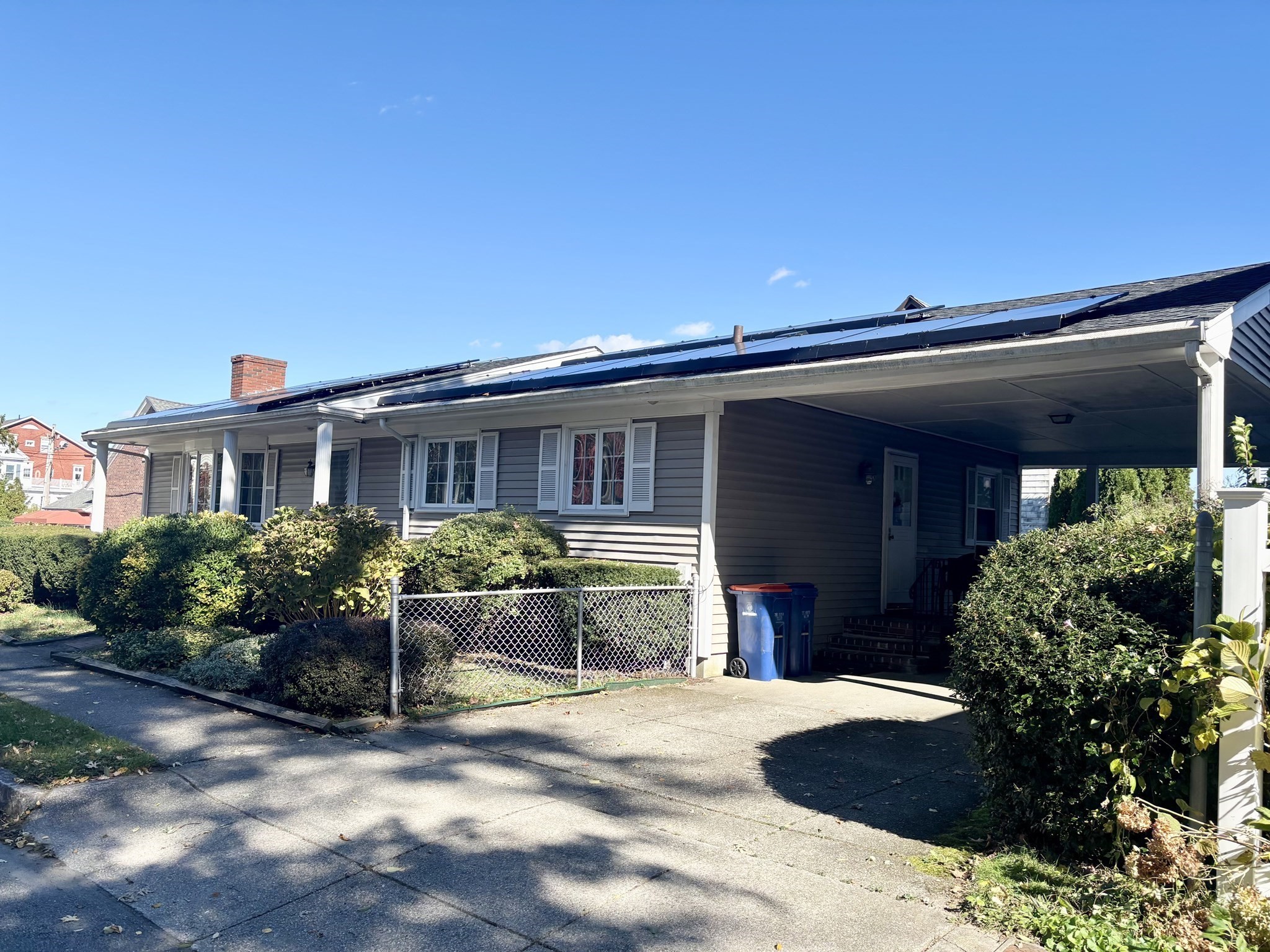 2 Howland Ter, New Bedford, MA 02740