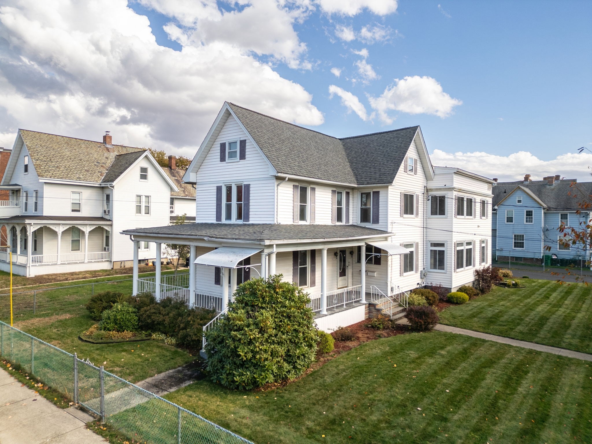 43 Pine St, Chicopee, MA 01020