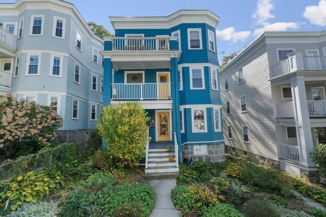 73 Montebello Rd Unit 2, Jamaica Plain, Boston, MA 02130