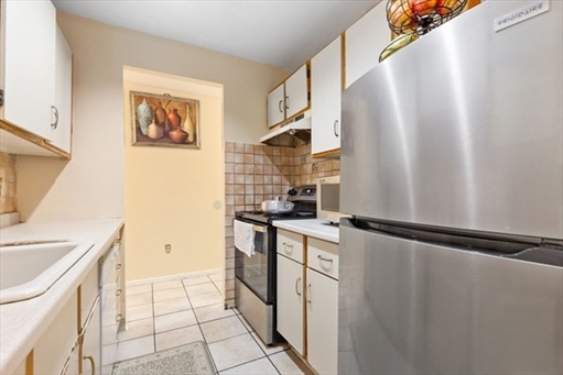 44 Loomis Street, Apt 209
