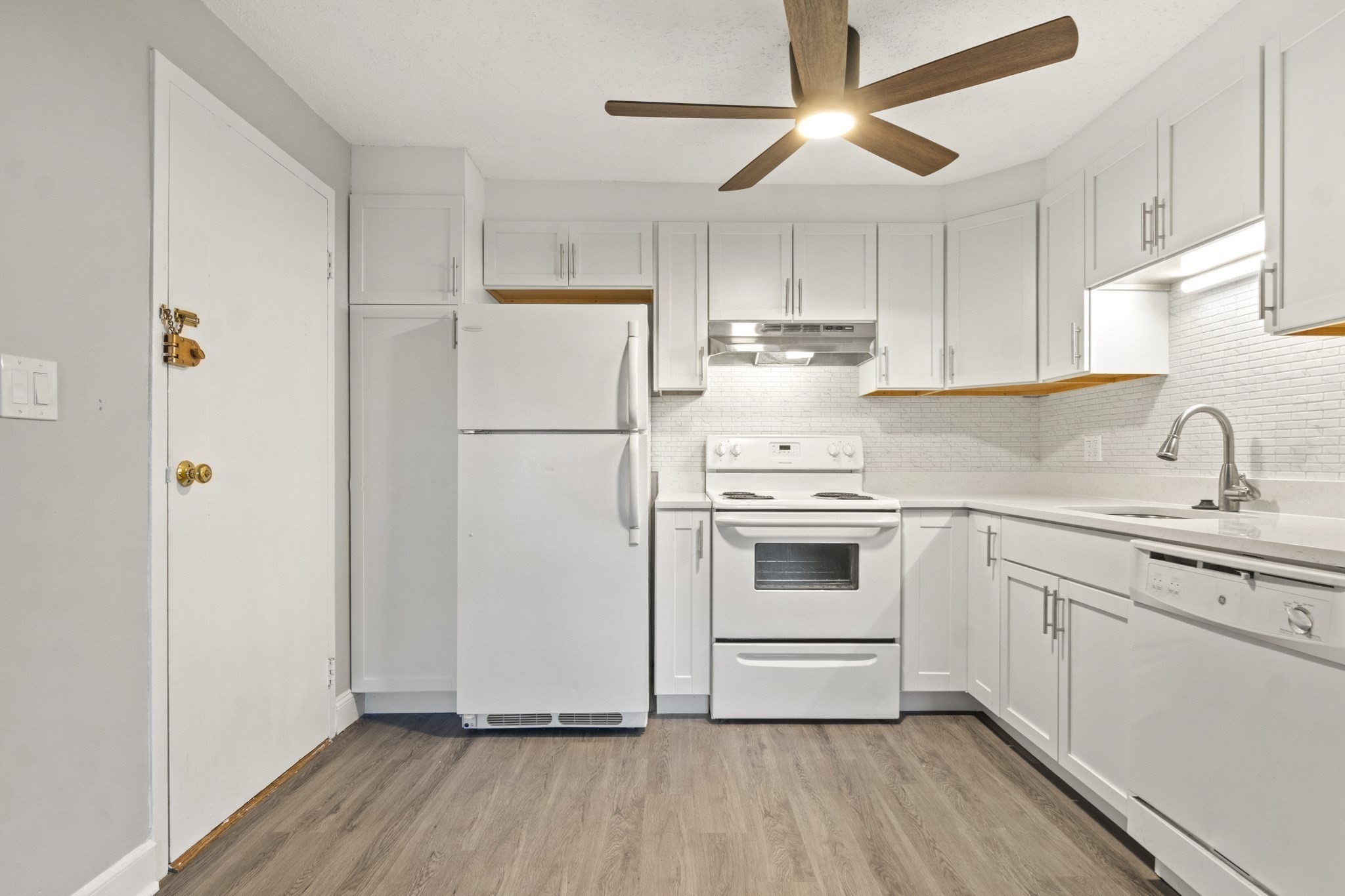 1105 Lexington Street Unit 10-2, Waltham, MA 02452 - Image 16