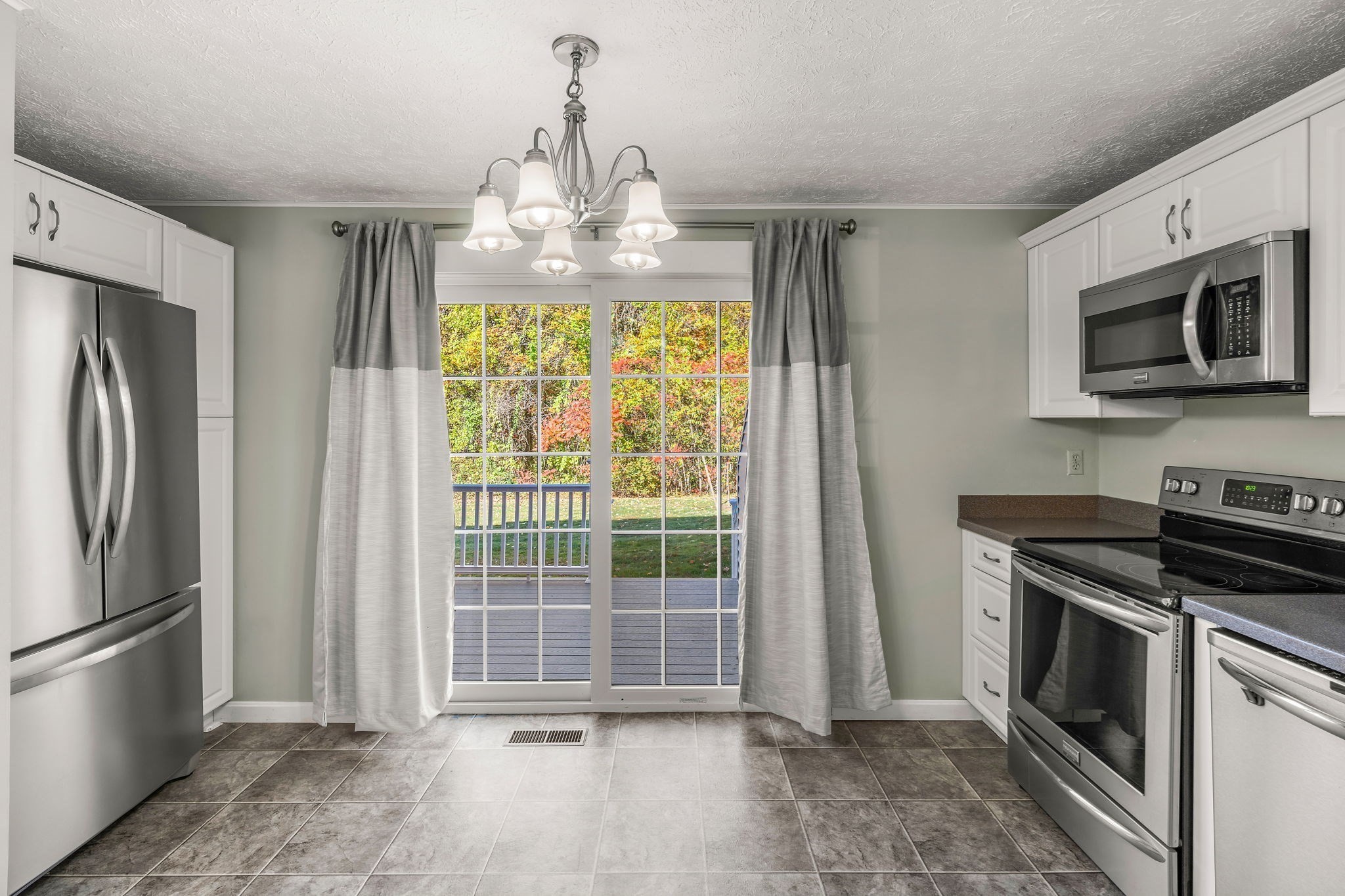 32 Fox Meadow Rd Unit E, Leominster, MA 01453