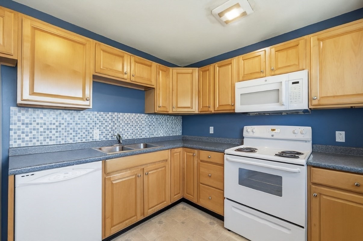 70 Pawtucket Drive, Lowell, MA 01854 - Image 6