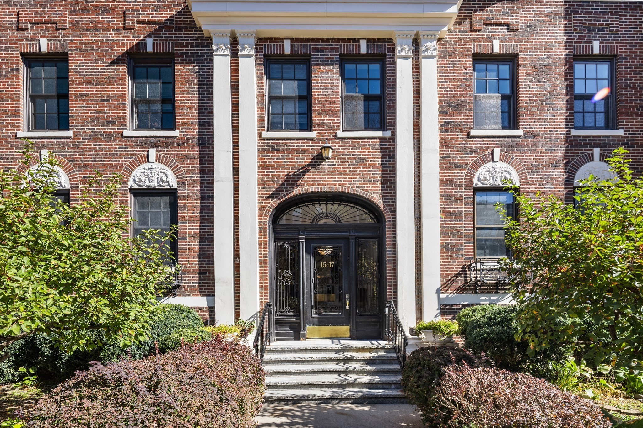 15 James St Unit 2, Brookline, MA 02446