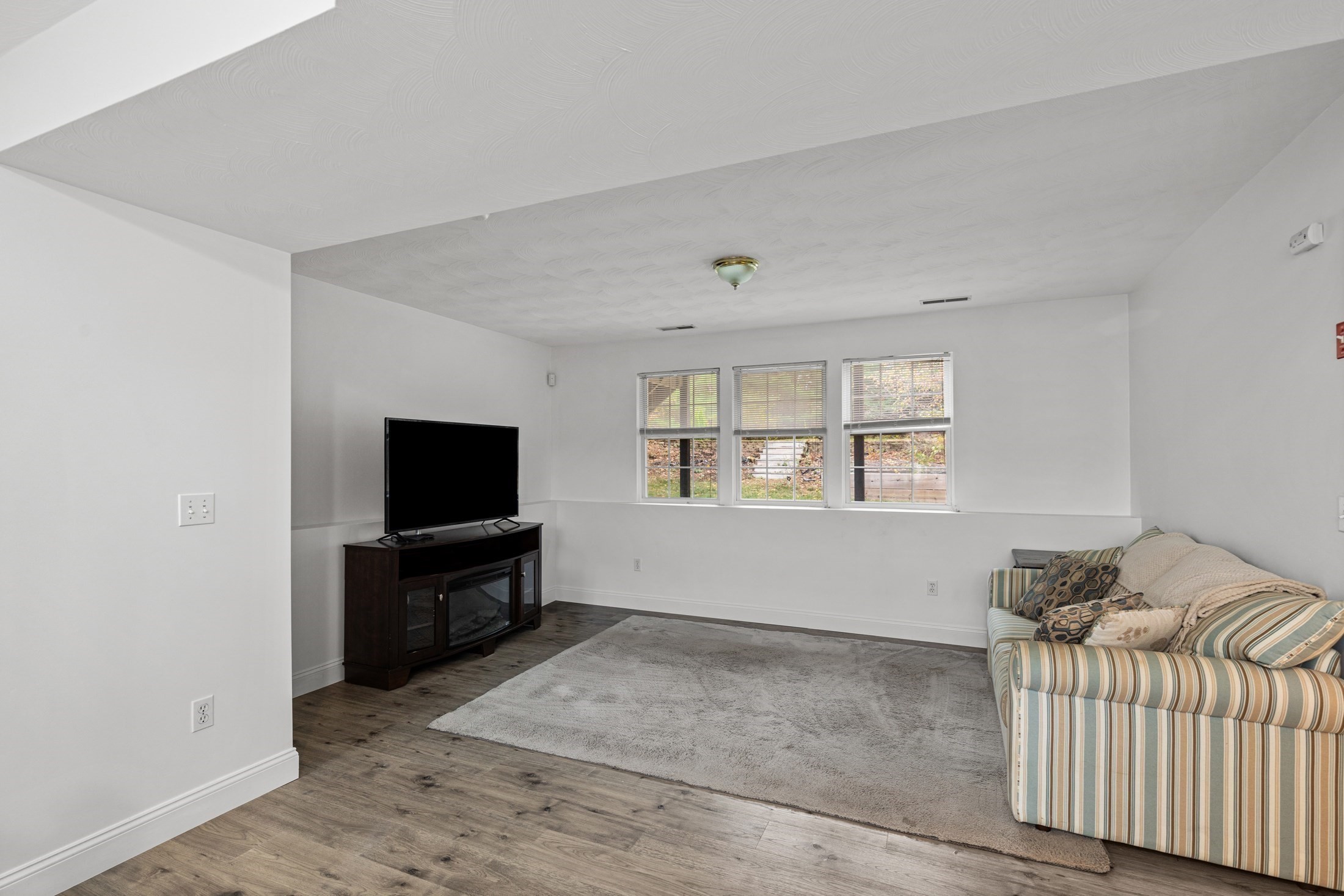 28 Paulette Terrace, Plymouth, MA 02360 - Image 16