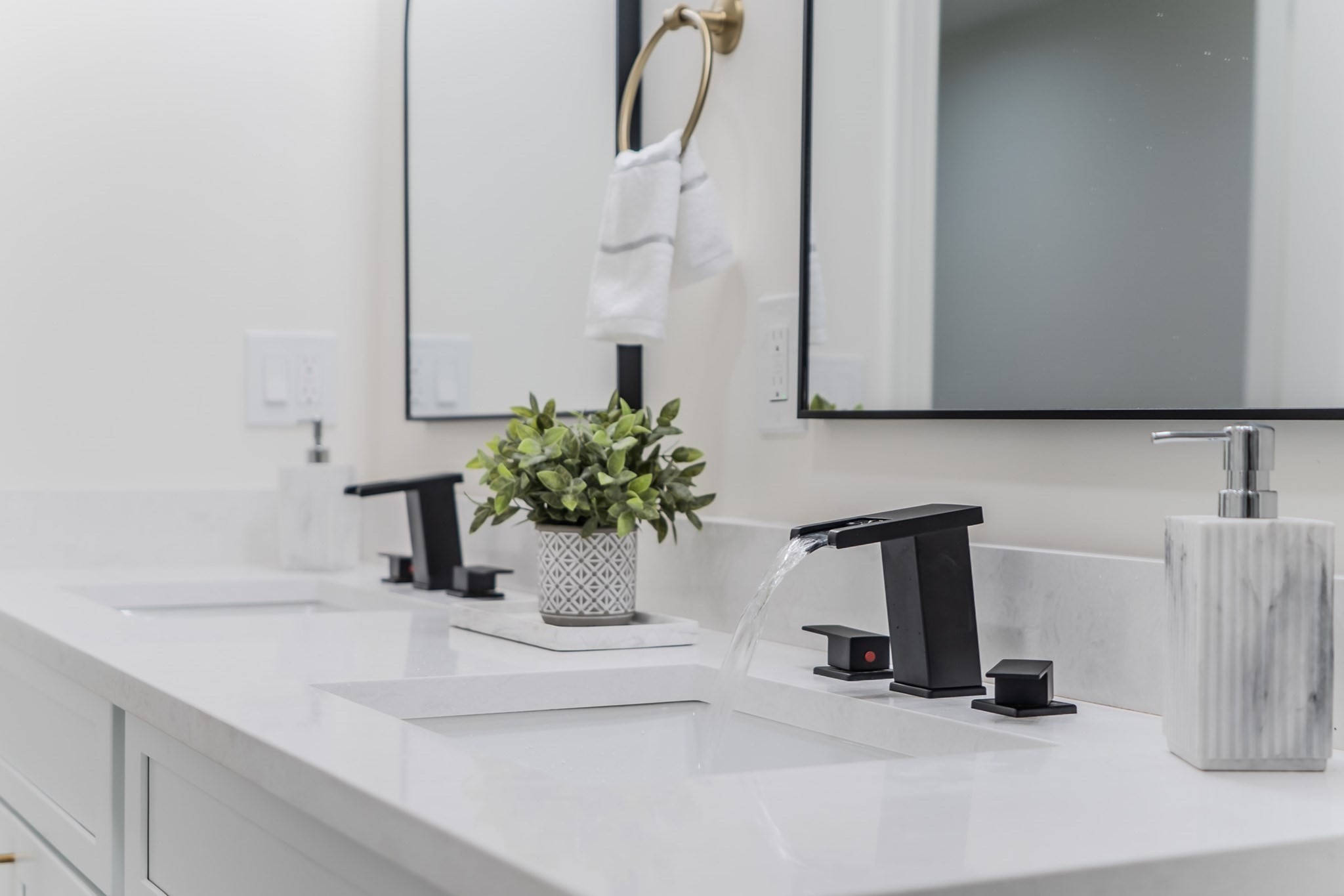 135 Thompson St, Palmer, MA 01069 - Image 24