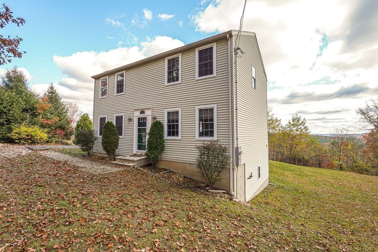 150 Clemence Hill Rd, Southbridge, MA 01550