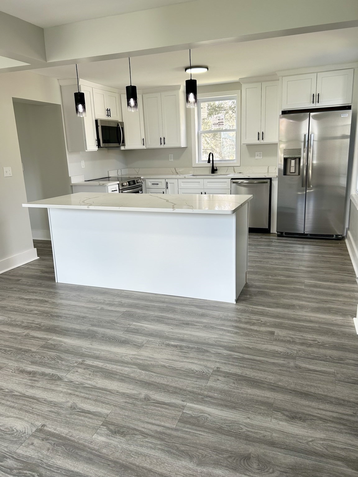 16 North St, West Springfield, MA 01089 - Image 5