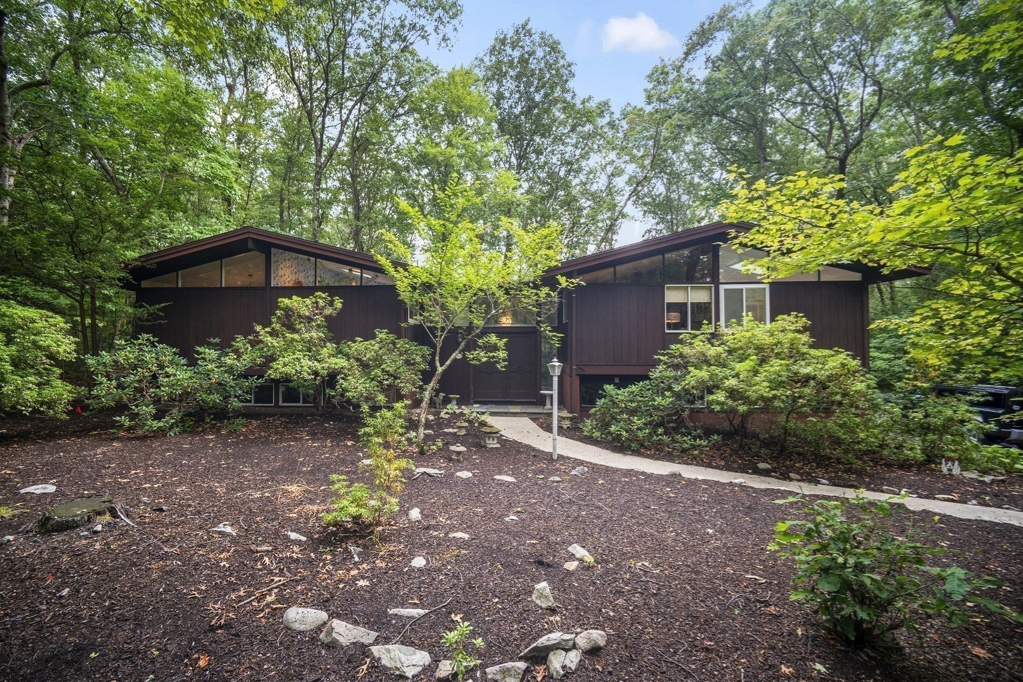 39 Indian Ridge Road, Natick, MA 01760