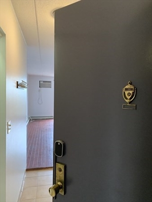 301 Lowell St, Apt 34