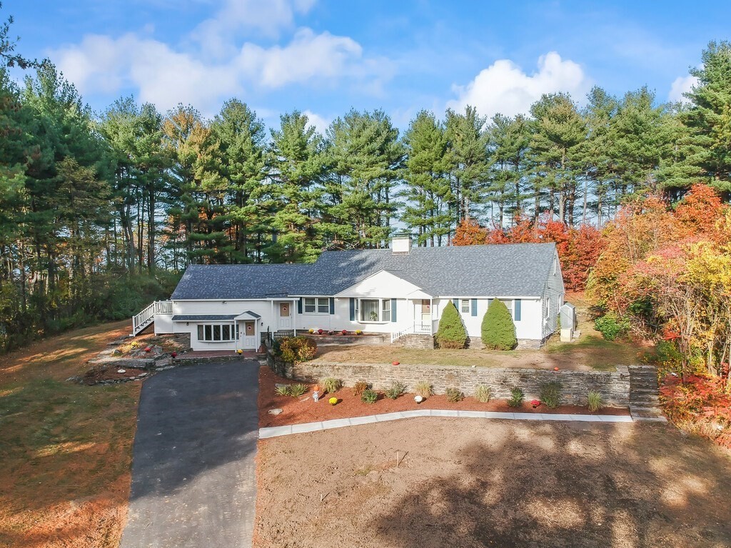 55 Old Common Rd, Auburn, MA 01501