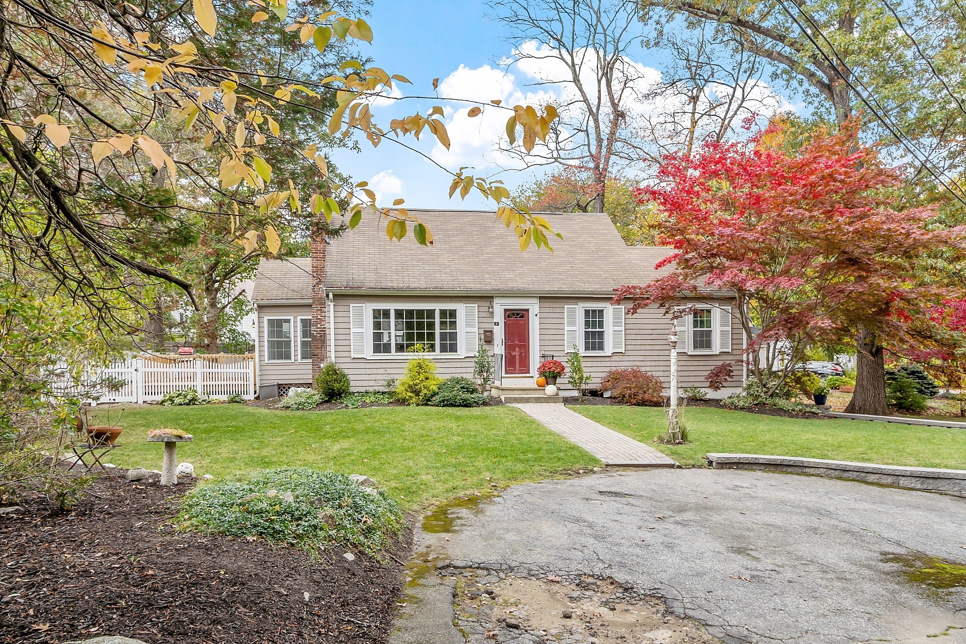 2 Cedarwood Road, Lynnfield, MA 01940