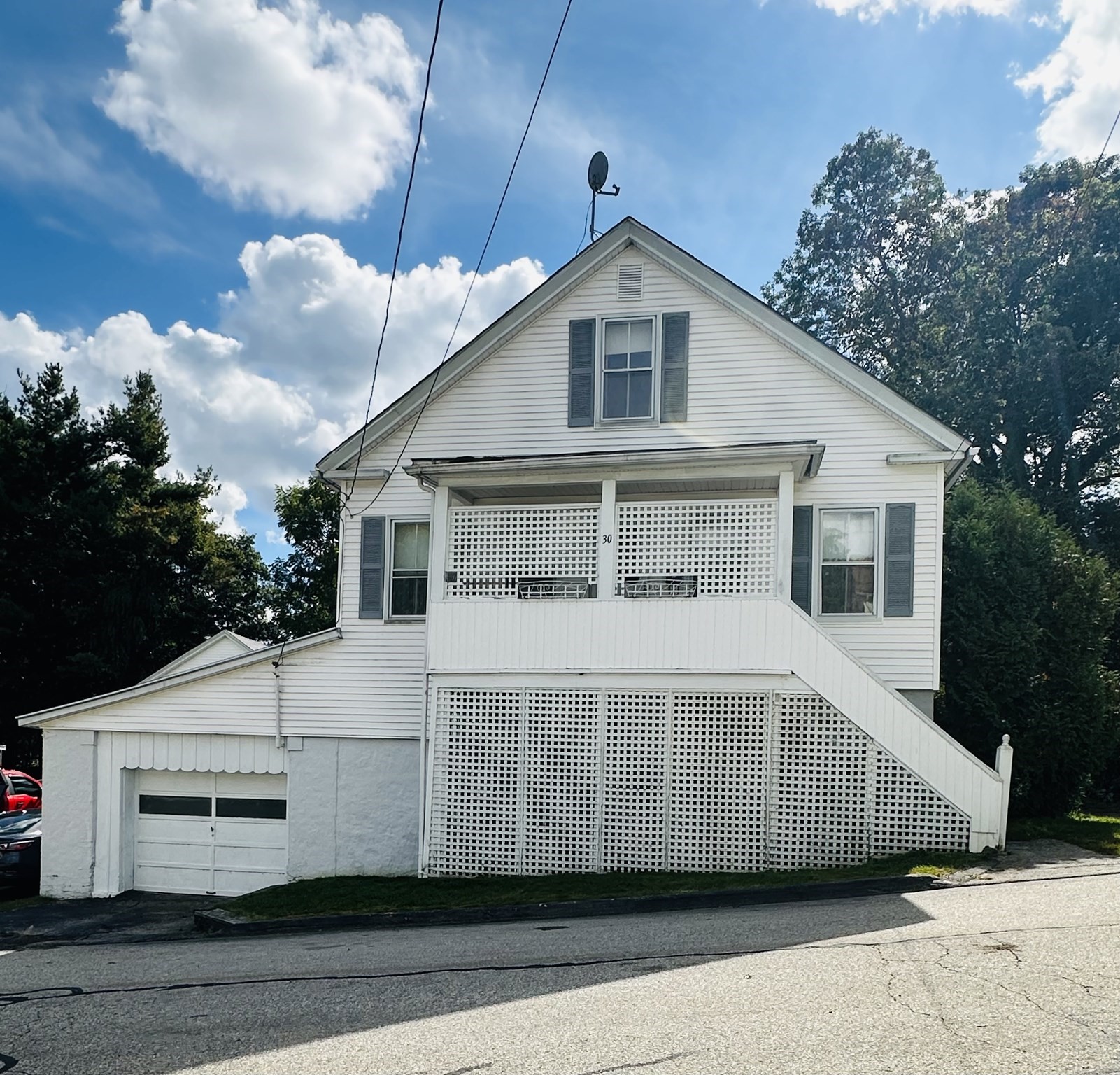 30 Valley St, Webster, MA 01570