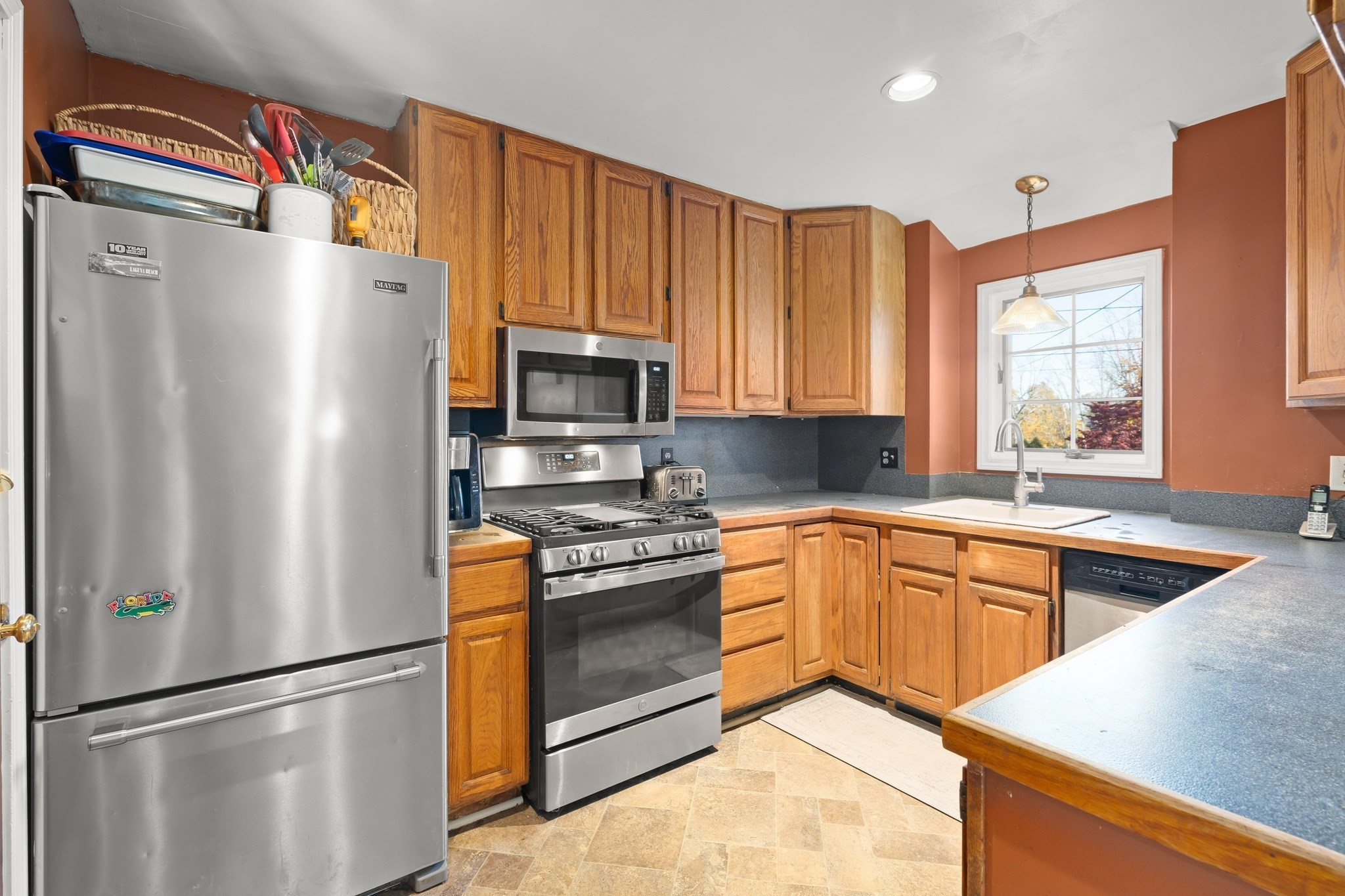 21 Francis Ave, Groveland, MA 01834 - Image 8