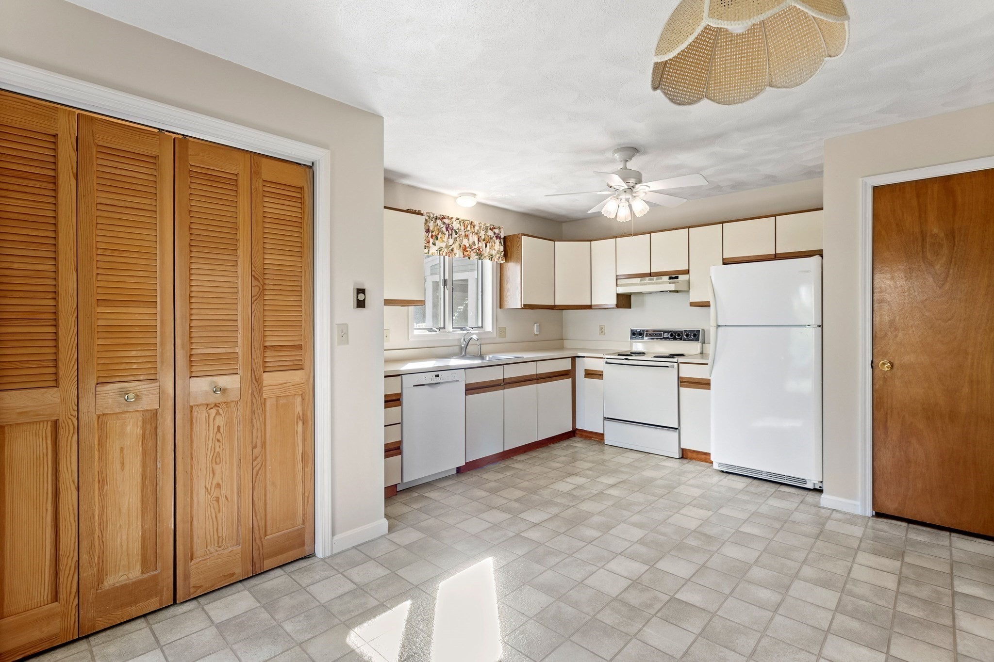 4 Vendome Unit 4, Merrimac, MA 01860 - Image 11