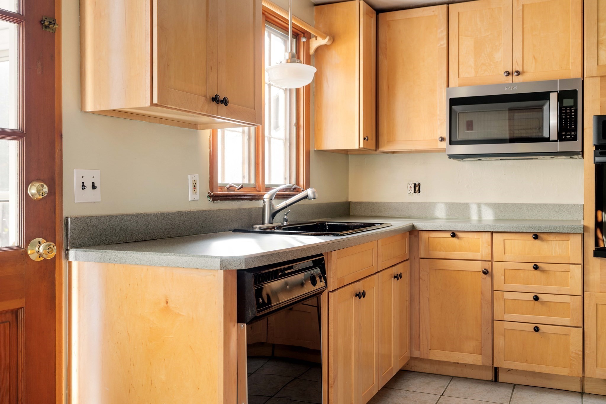 97 Macarthur Rd, Stoneham, MA 02180 - Image 15