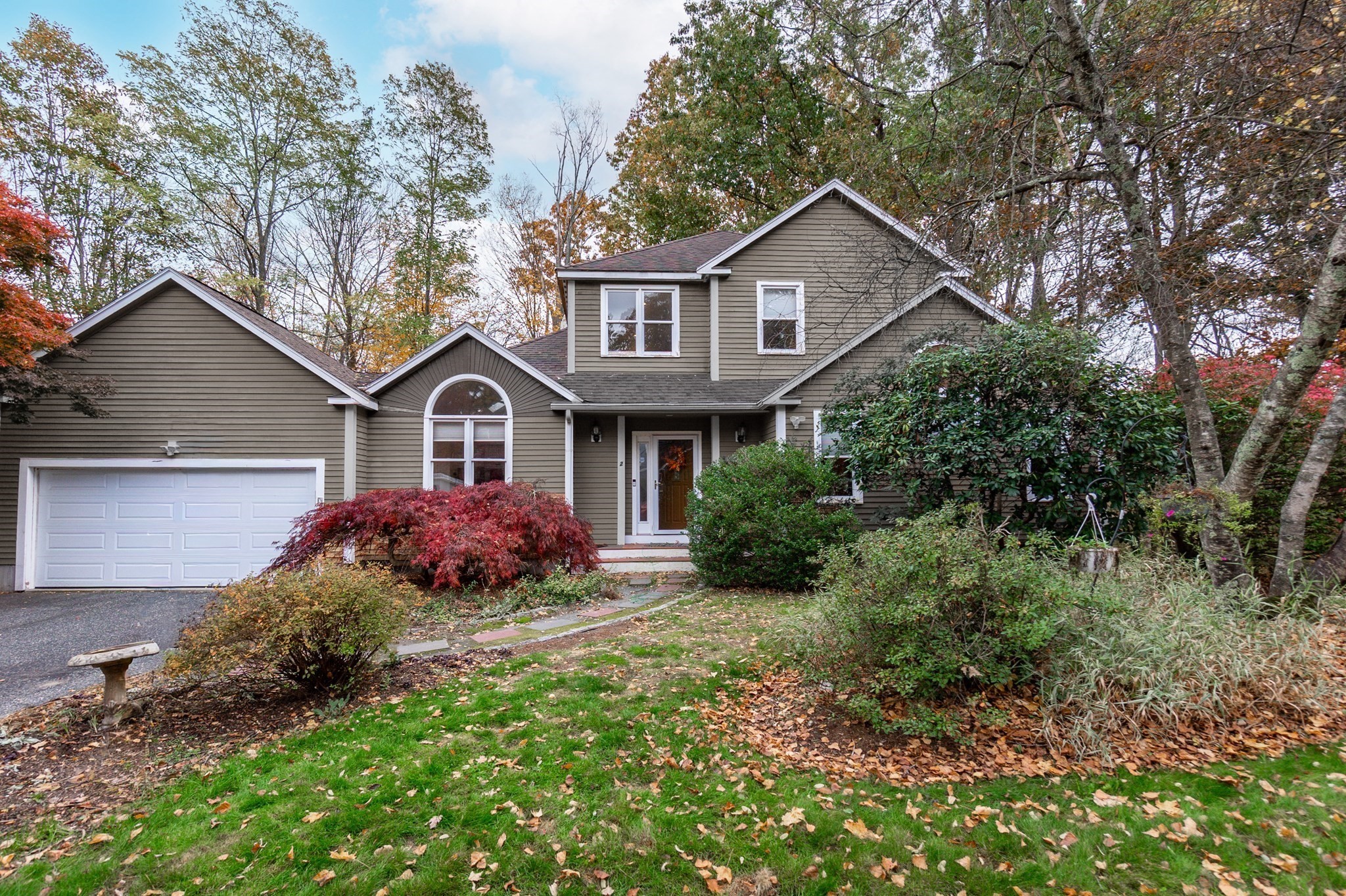 2 Grove St, Framingham, MA 01701