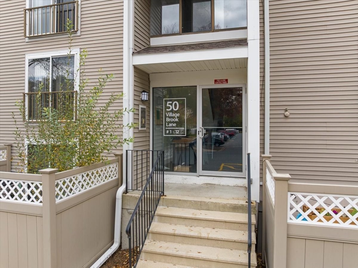 50 Village Brook Lane Unit 4, Natick, MA 01760