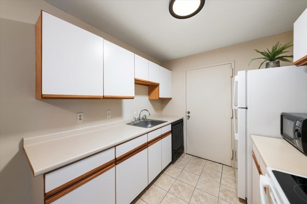 50 Village Brook Lane Unit 4, Natick, MA 01760 - Image 7