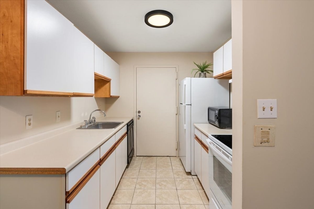 50 Village Brook Lane Unit 4, Natick, MA 01760 - Image 8