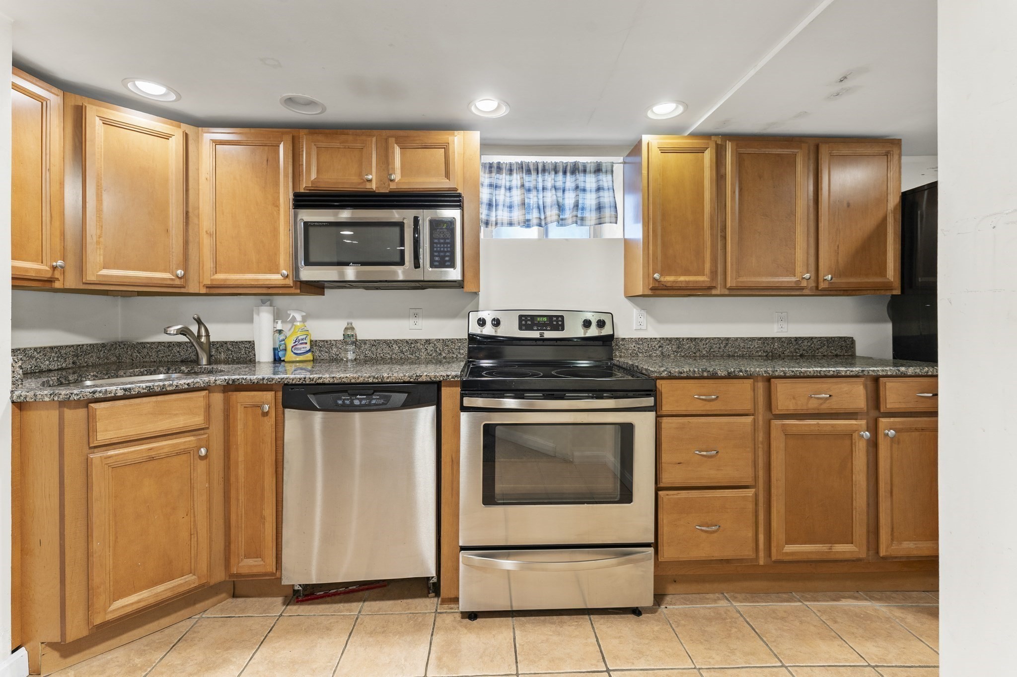 31 Rogers Ave, Somerville, MA 02144 - Image 28