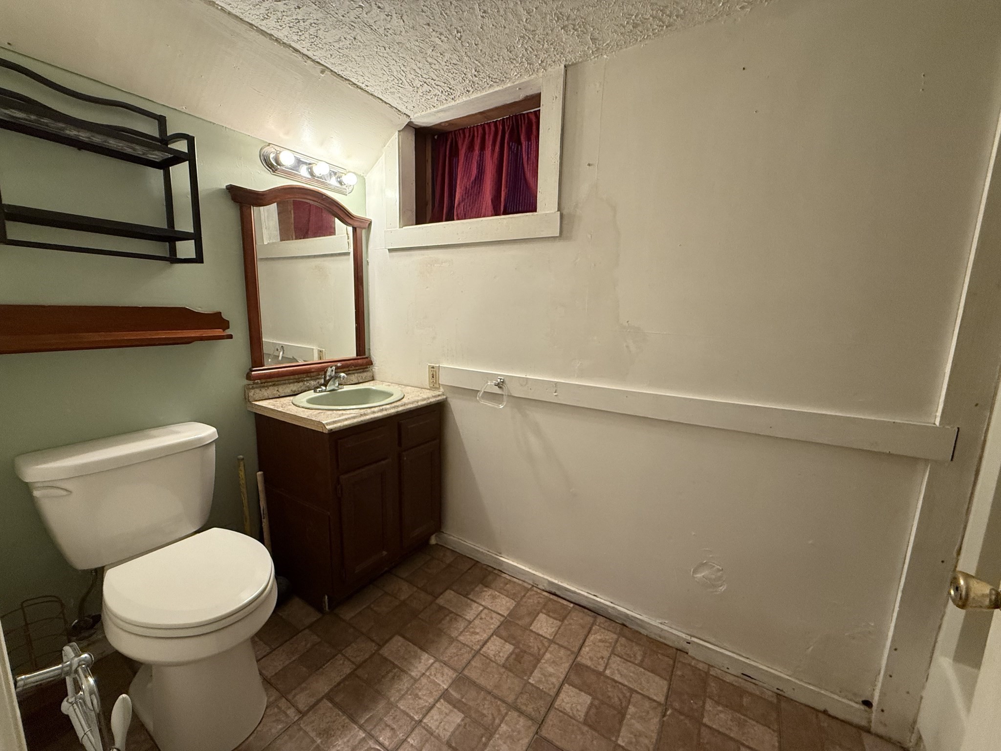 5 Stoneland Road, Worcester, MA 01603 - Image 33