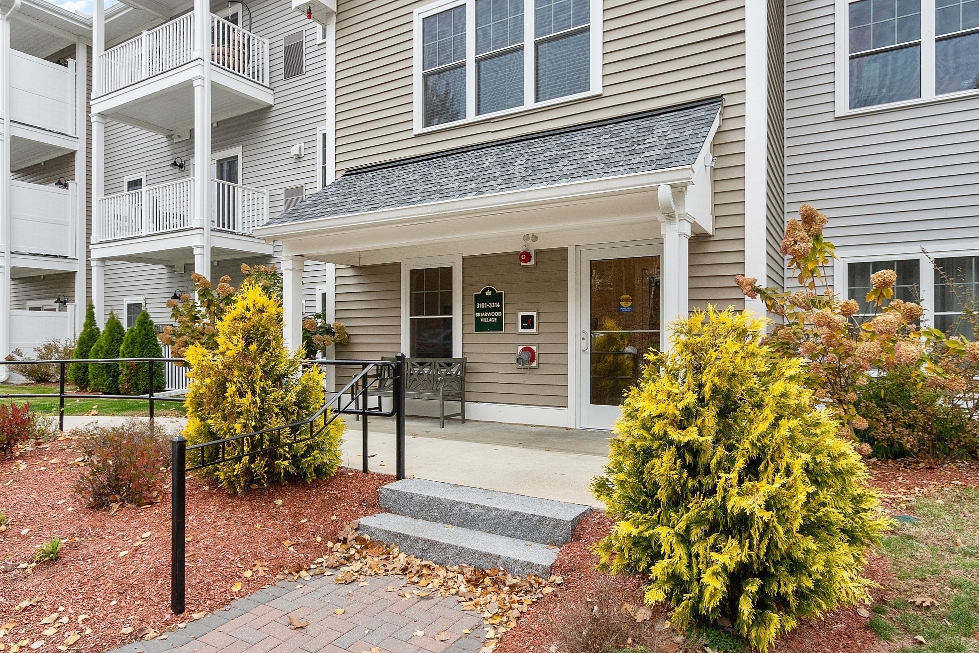 3202 Briarwood Vlg Unit 3202, Clinton, MA 01510 - Image 3