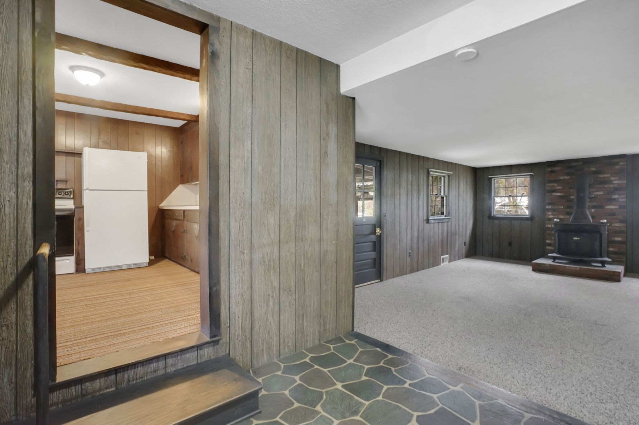 33 Chudy St, Palmer, MA 01080 - Image 3