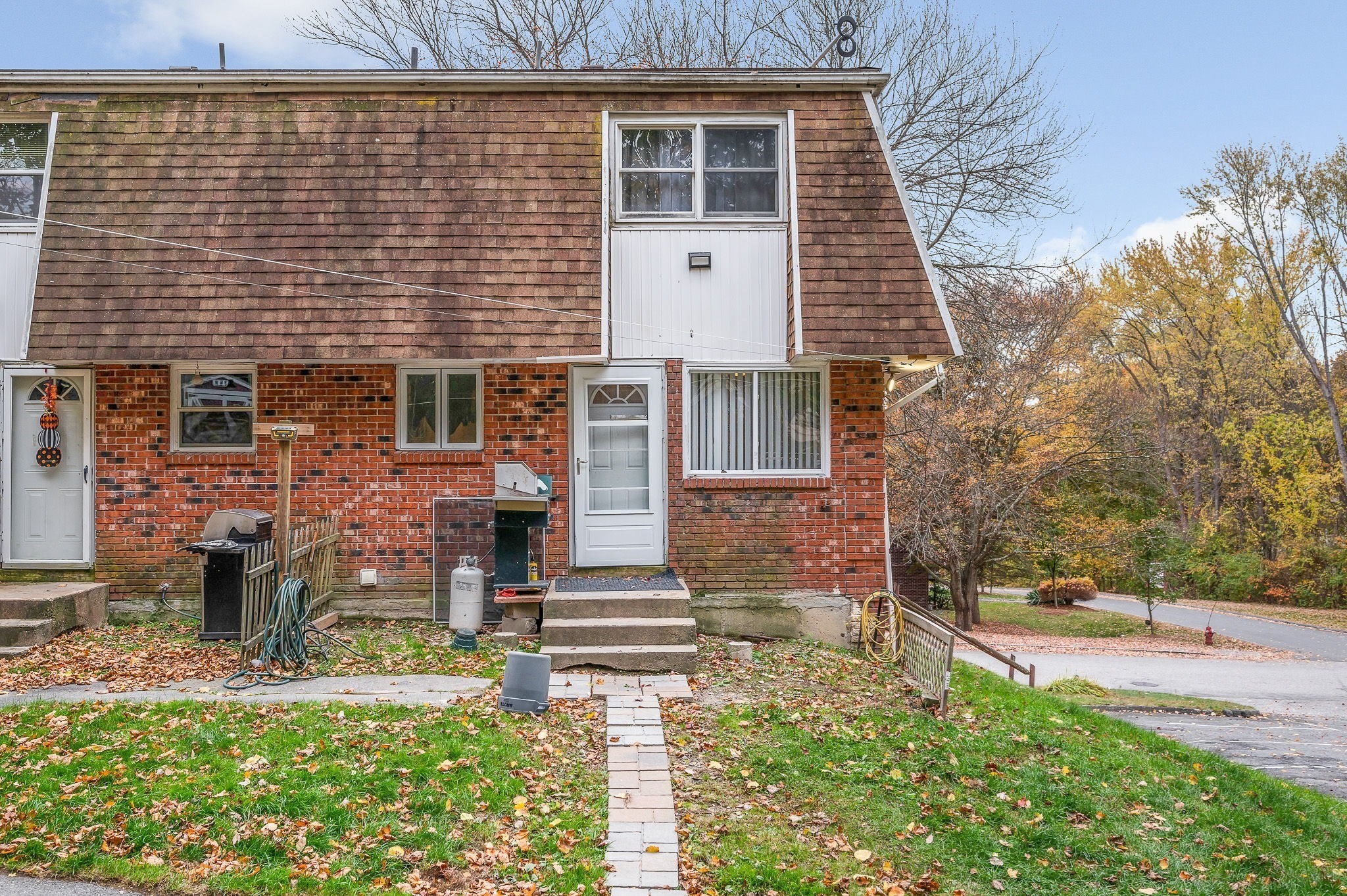 675 Robbins Ave Unit 1, Dracut, MA 01826 - Image 2