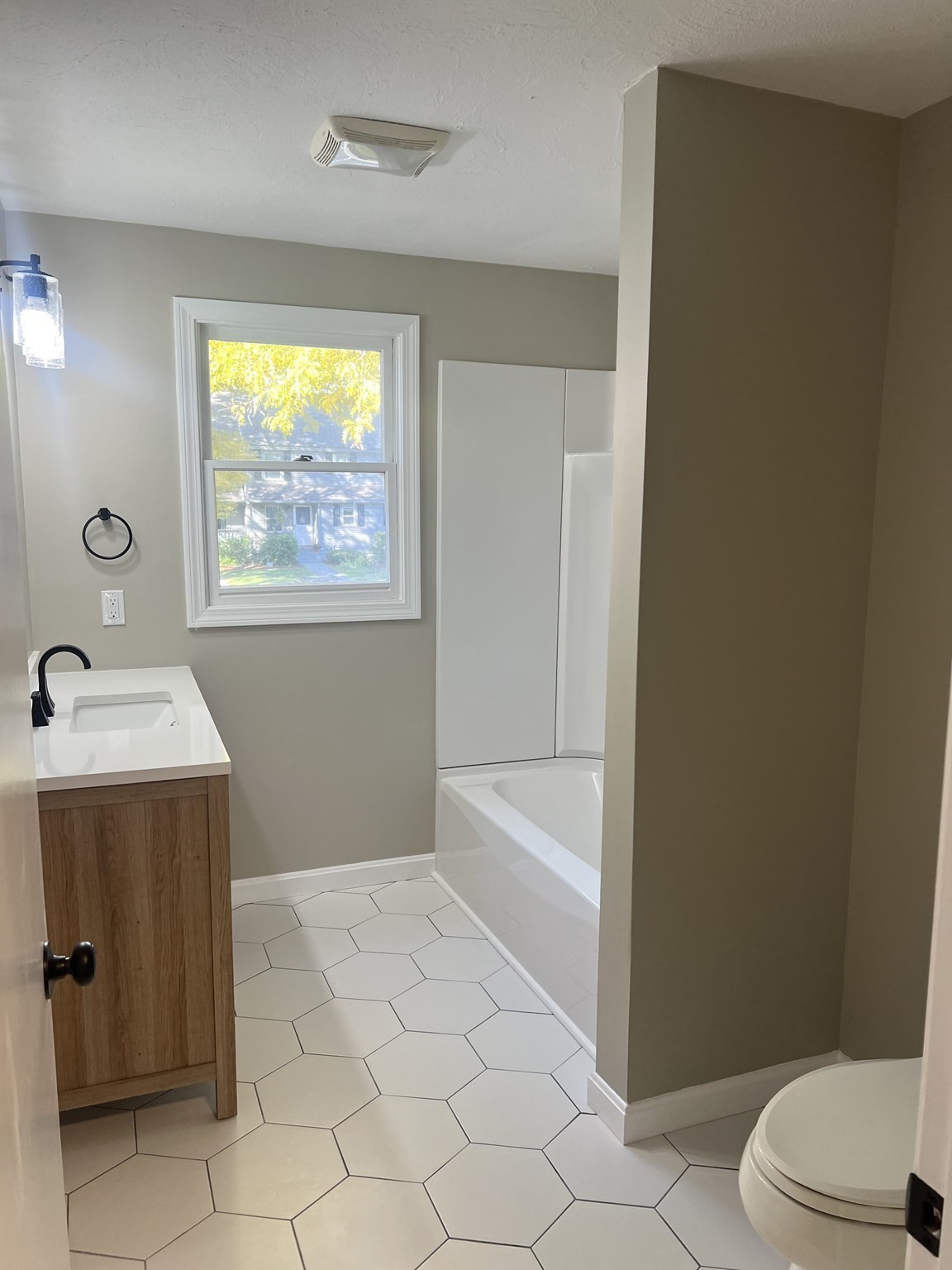 192 Pleasant St Unit 23, Leominster, MA 01453 - Image 11