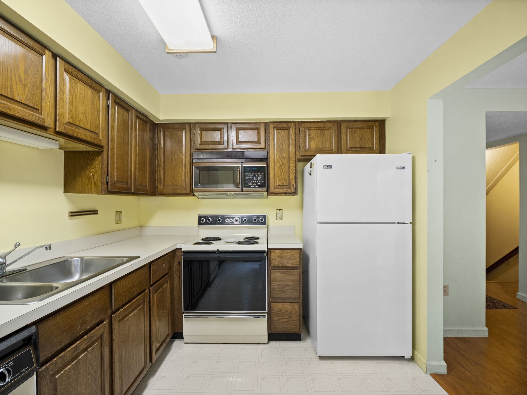 903 Foxwood Circle Unit 903, Peabody, MA 01960 - Image 8