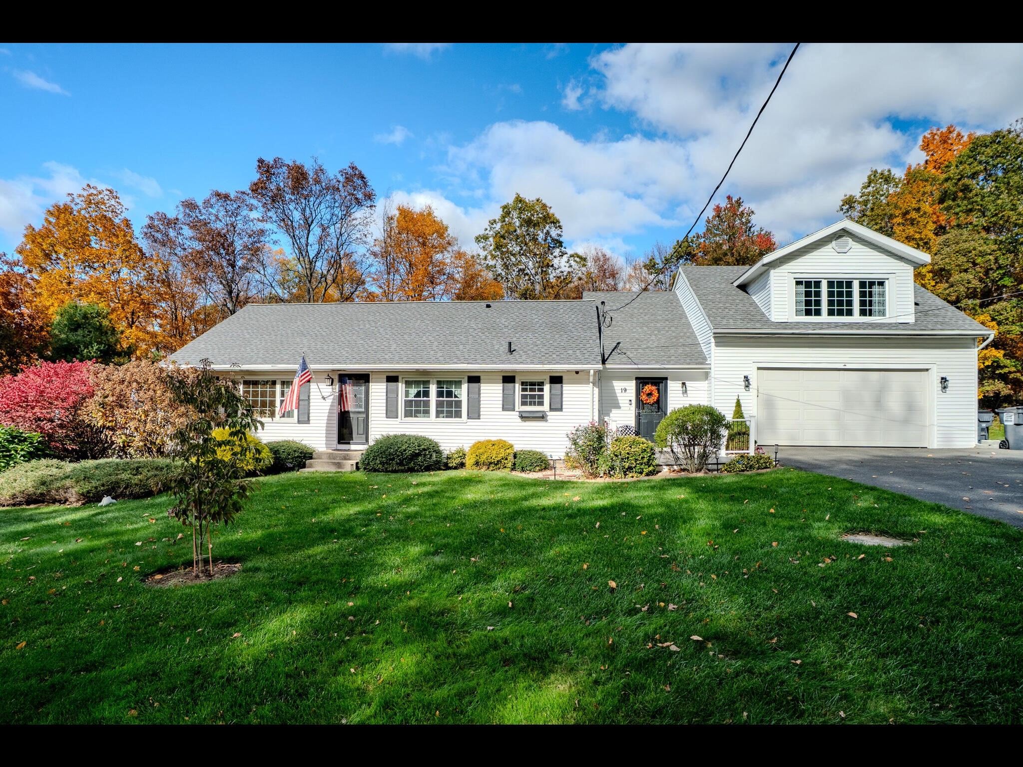 19 Forest Hill Rd, Hampden, MA 01036