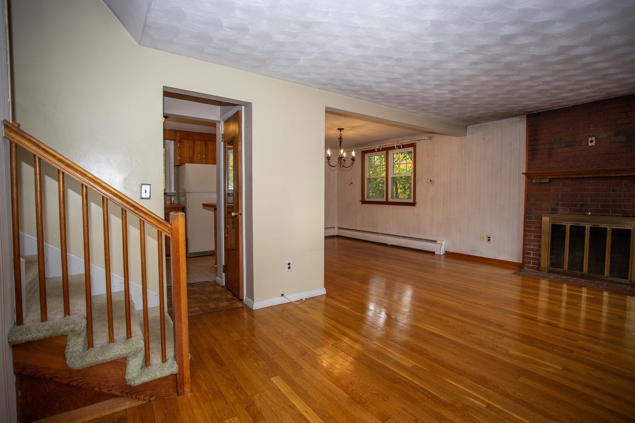 14 Sycamore Rd, Wakefield, MA 01880 - Image 2