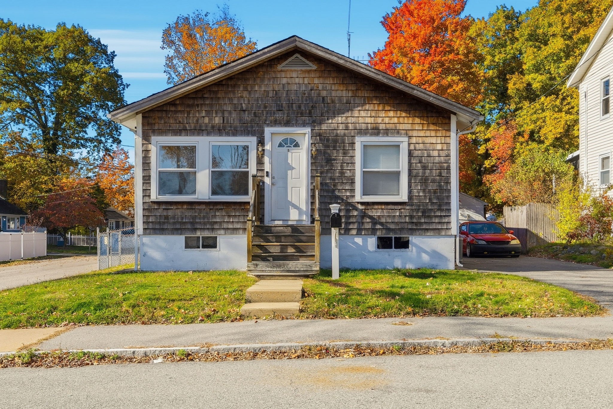 59 Sterling Rd, Brockton, MA 02302