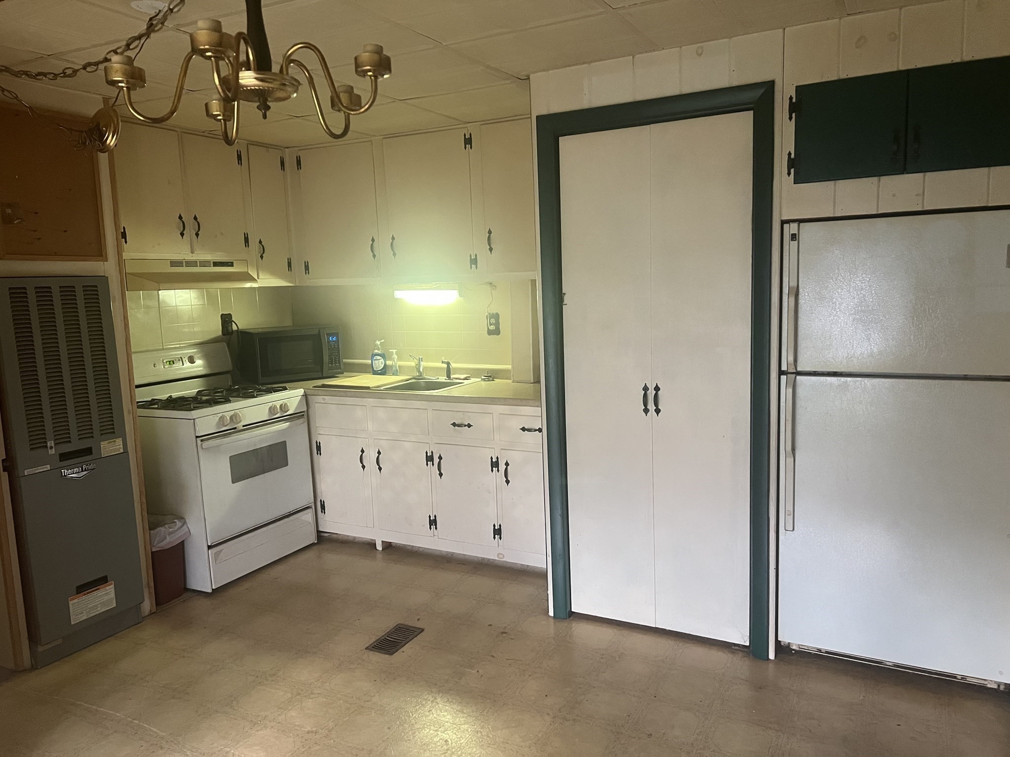 26 Lark Drive, Chicopee, MA 01020 - Image 2