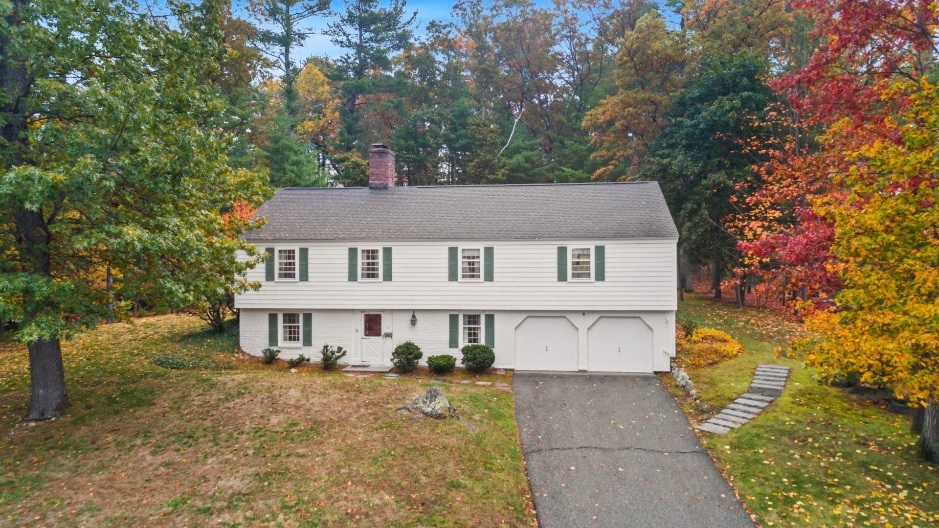33 Wing Road, Lynnfield, MA 01940