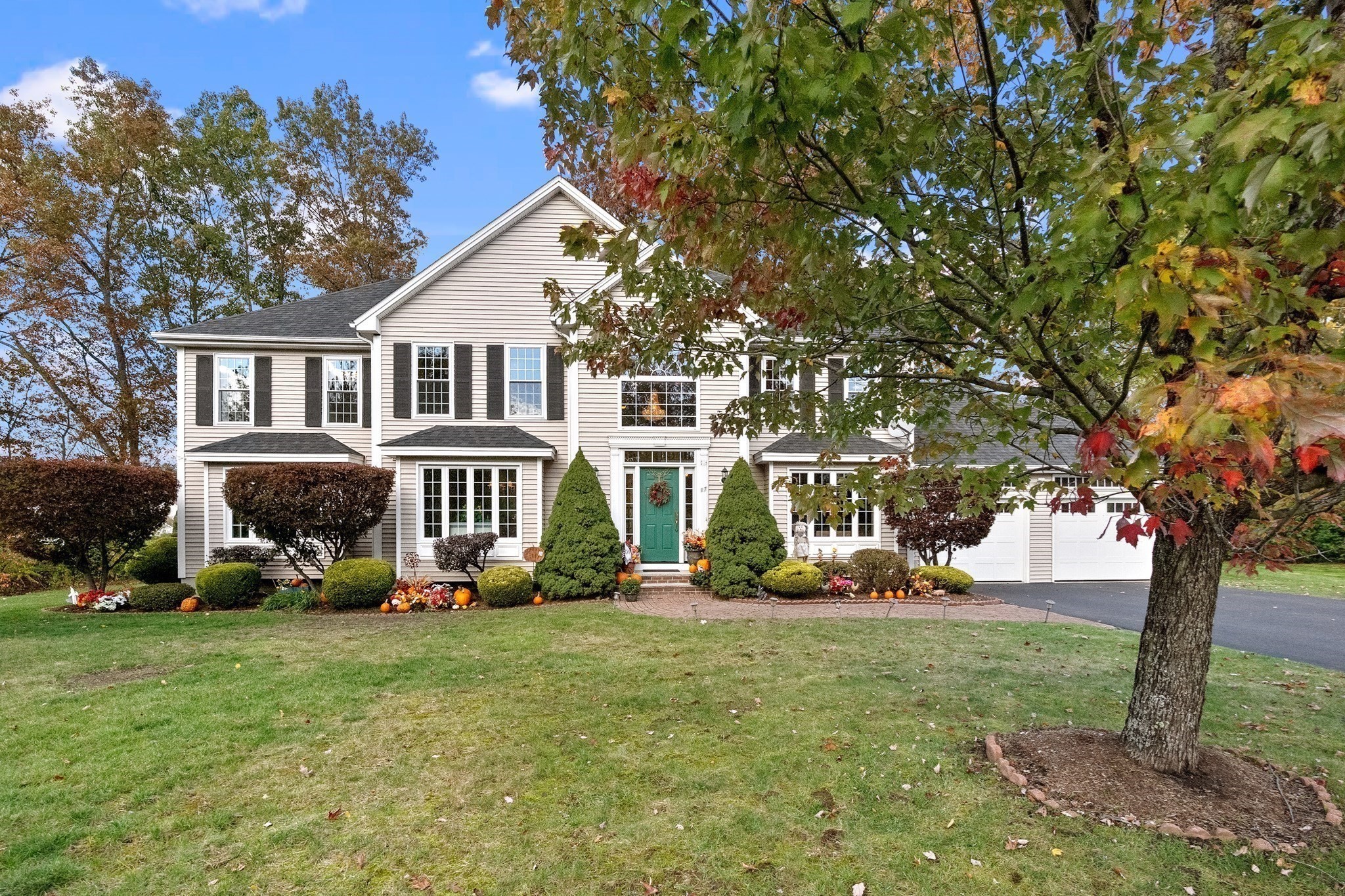 17 Meredith Rd, Salem, NH 03079