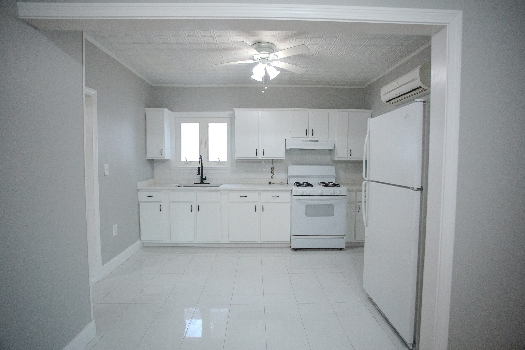 616 Woodman St, Fall River, MA 02724 - Image 3