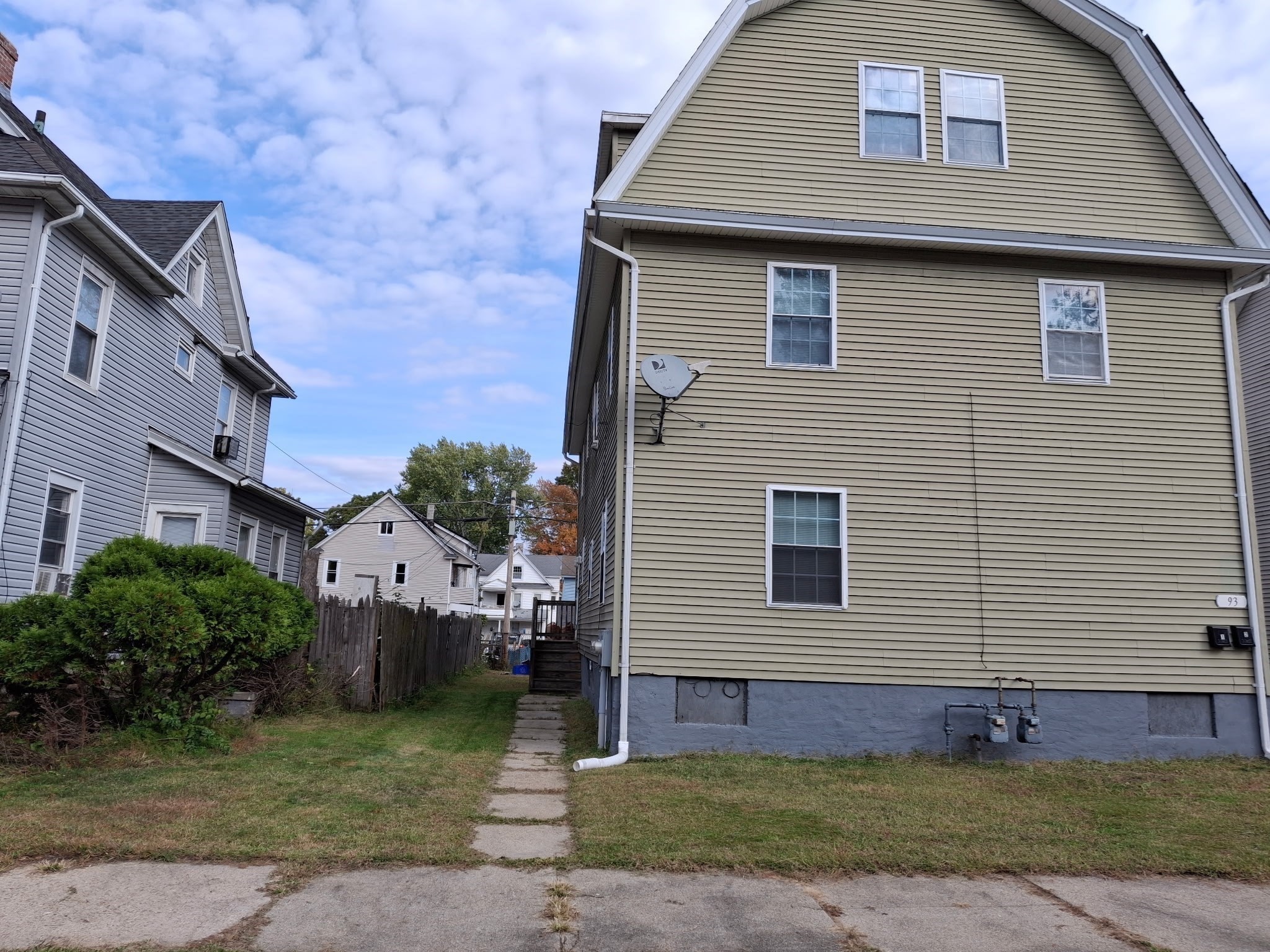 93 Dawes St, Springfield, MA 01109 - Image 3