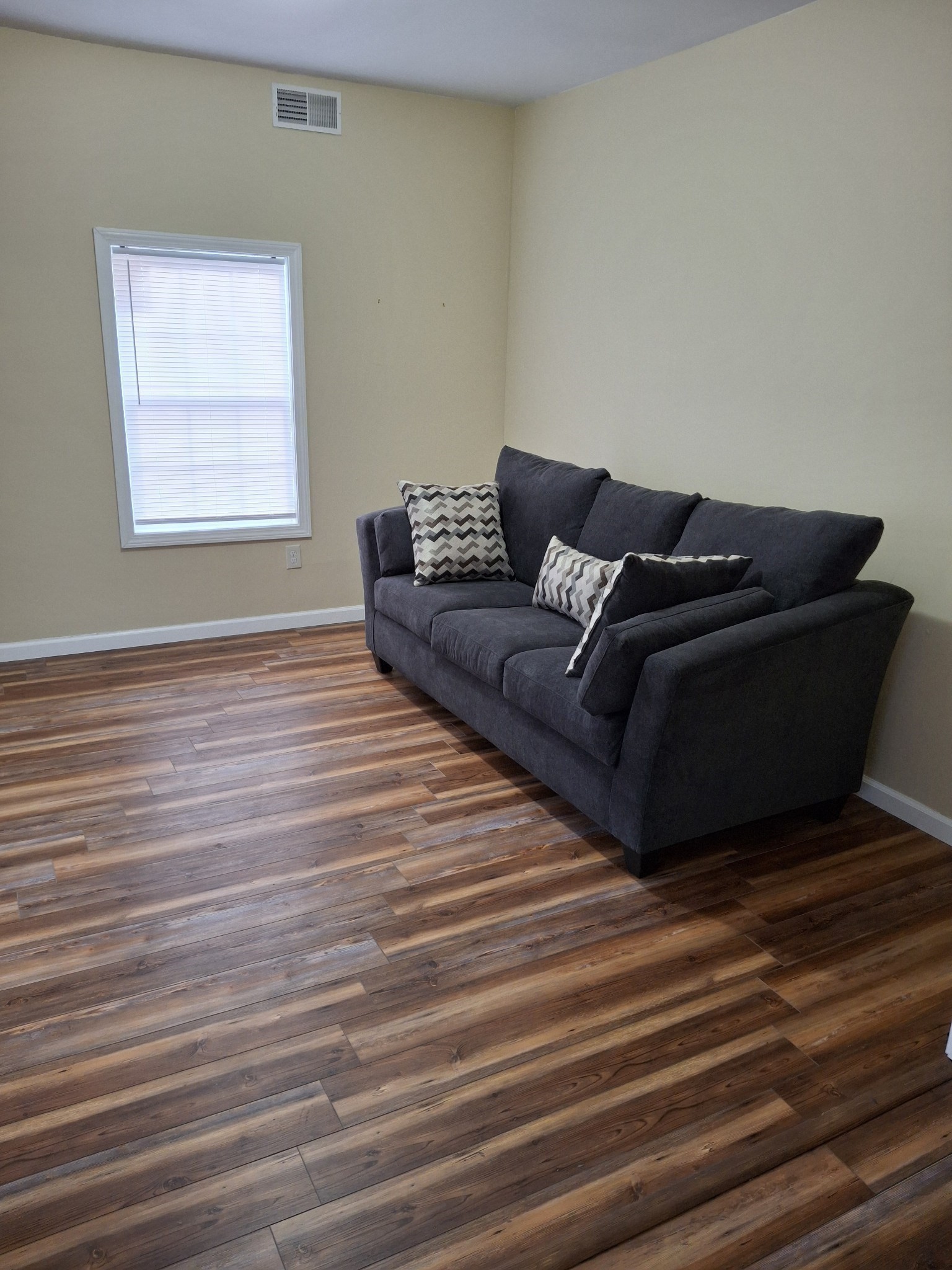 93 Dawes St, Springfield, MA 01109 - Image 4