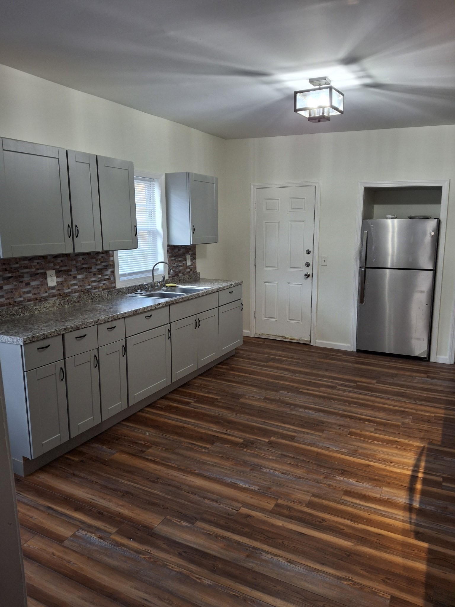 93 Dawes St, Springfield, MA 01109 - Image 8