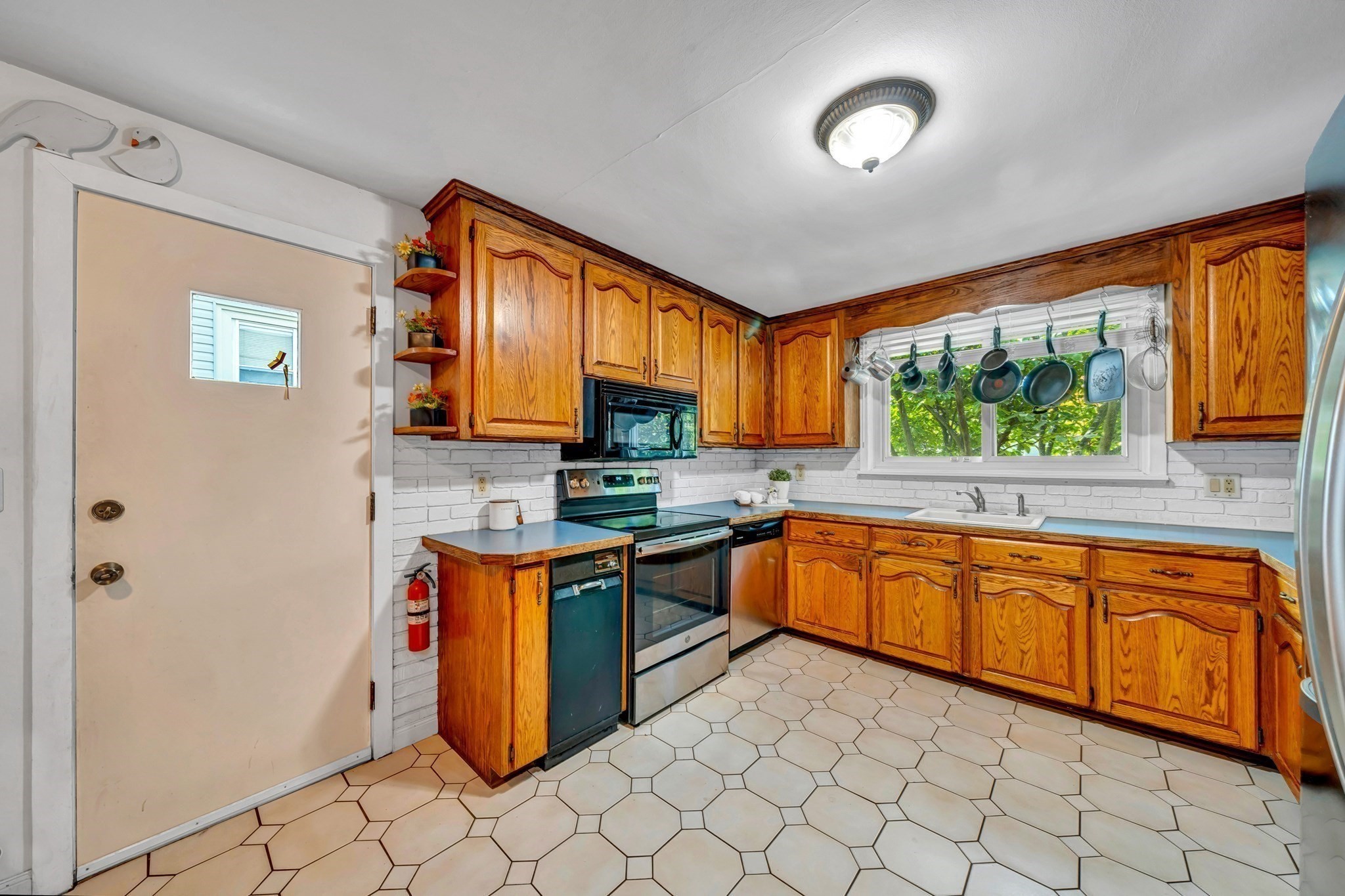26 Beach St, Malden, MA 02148 - Image 11
