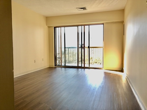 133 Commander Shea Blvd, Apt 519