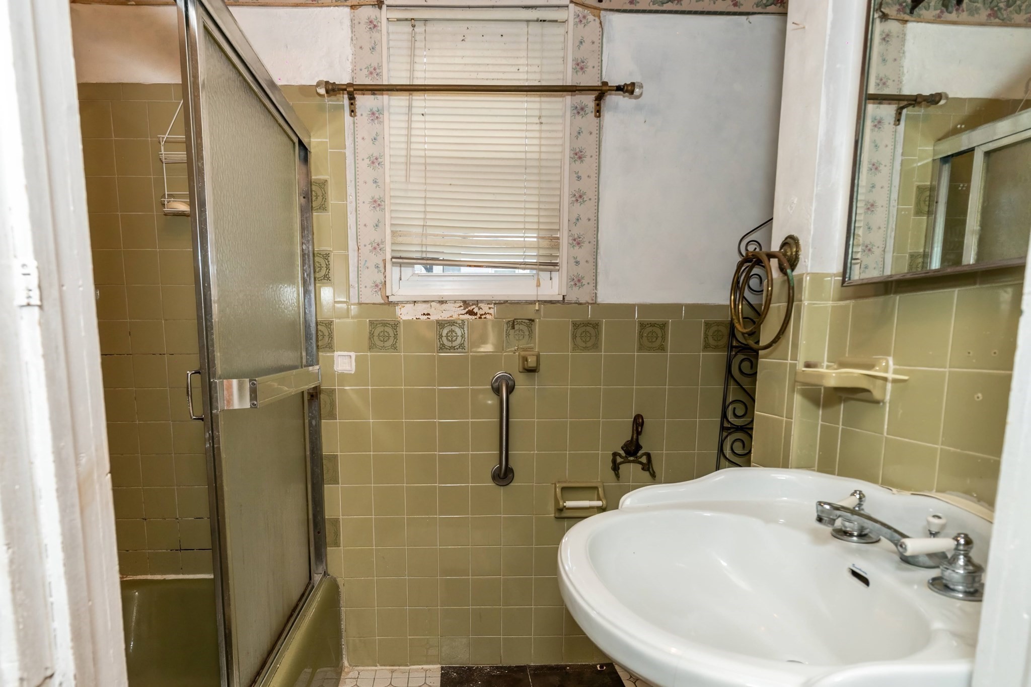 17 Garland Ave, Malden, MA 02148 - Image 16
