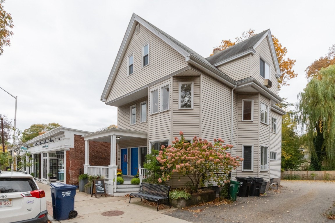 382 Huron Ave, Cambridge, MA 02138