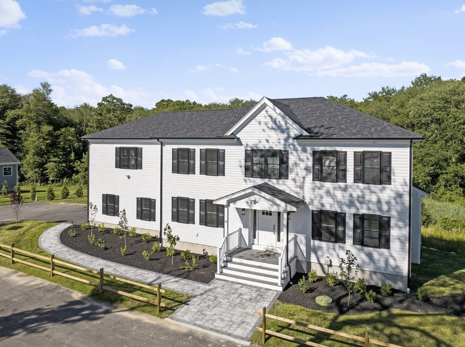 3 Morses Ln, Acushnet, MA 02743
