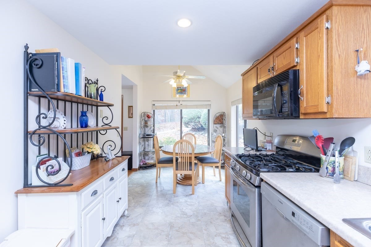 81 Clement Ct Unit 81, Haverhill, MA 01830 - Image 6