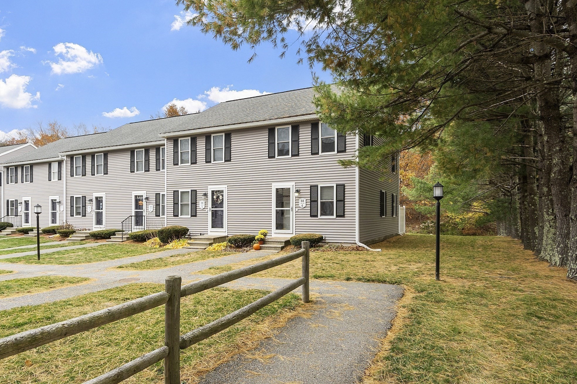 68 Olde Colonial Dr Unit 6, Gardner, MA 01440 - Image 1
