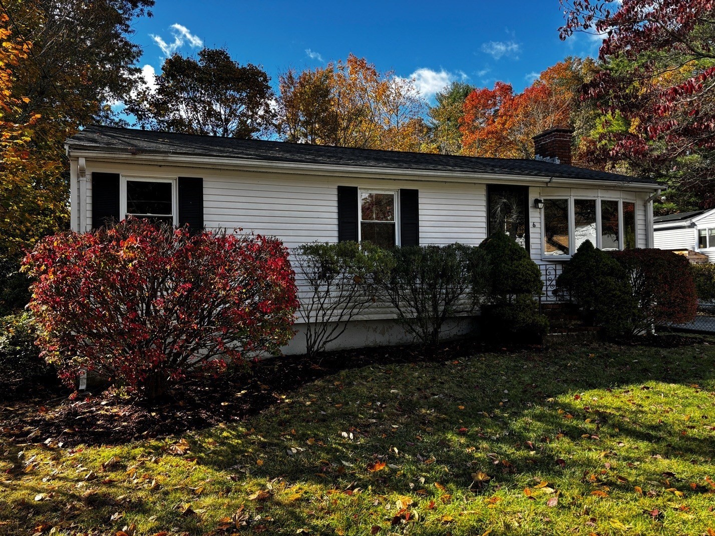 6 Evan Rd, Pembroke, MA 02359
